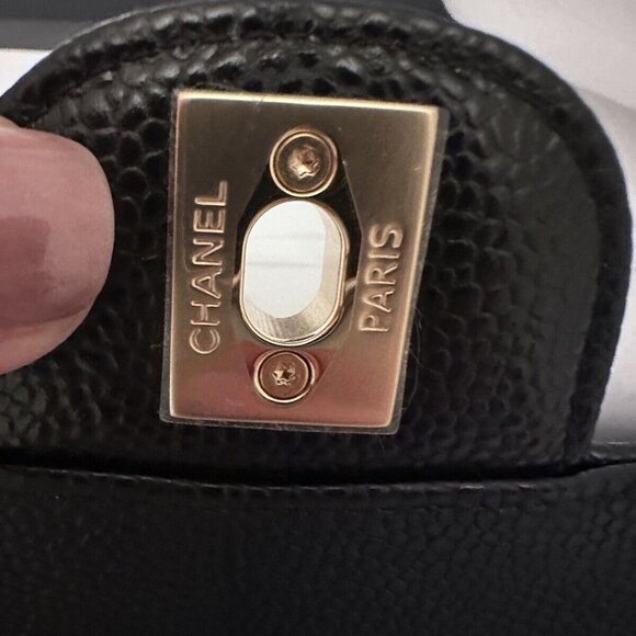 CHANEL Double Flap Classic Jumbo Caviar Gold hardware - Picture 4 of 16